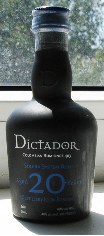 «Dictador 20 Aged Years»